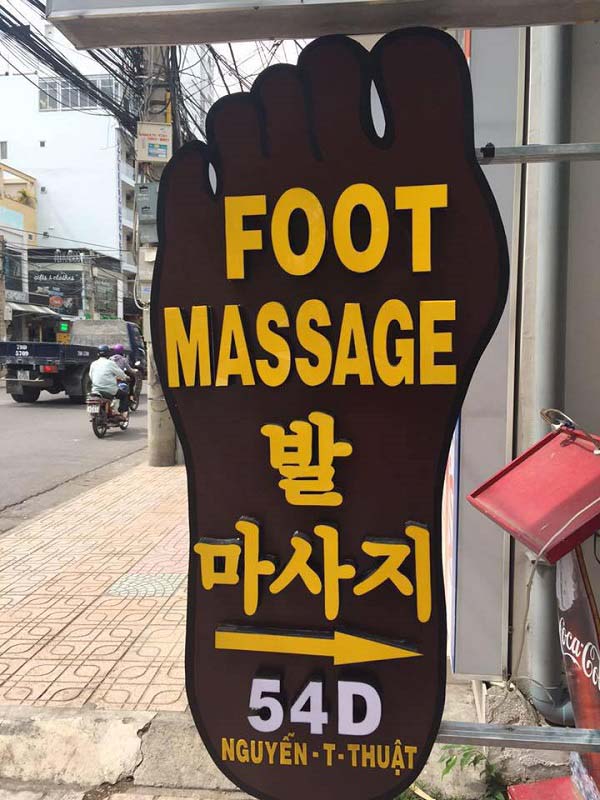 Mẫu biển massage hình chân