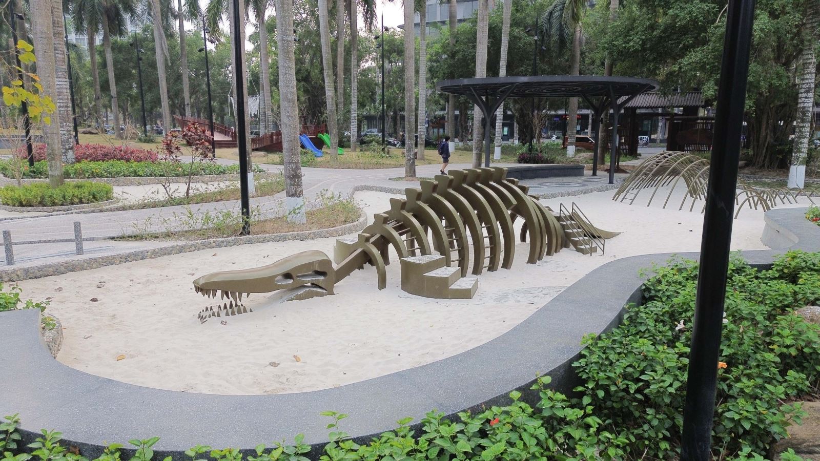 Thi Công Hạ Tầng Cảnh Quan Mô Hình Quả Thông Tại KĐT Ecopark