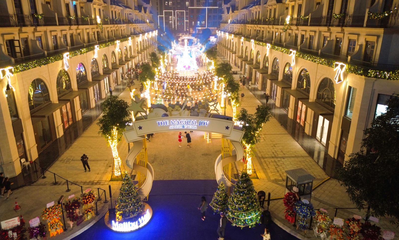 Thi Công Trang Trí Noel Tại Khu Đô Thị Malibu Walk Vinhomes Ocean Park 1