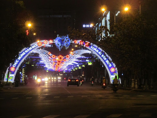 Biện pháp cải tạo đèn trang trí đường phố