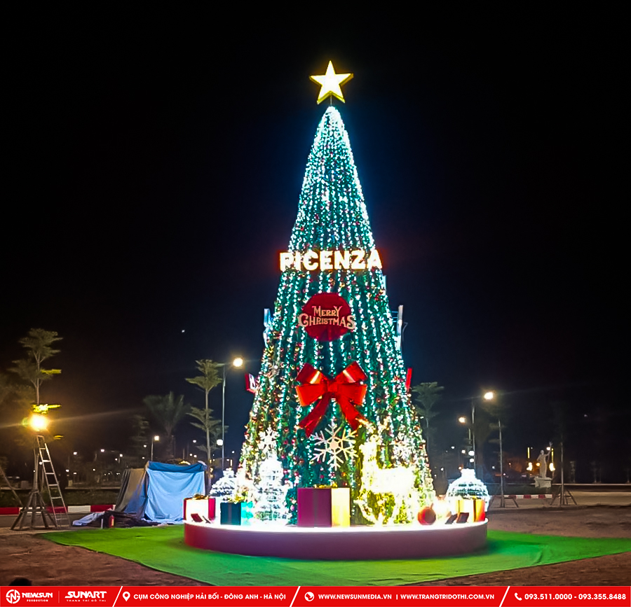 Tiểu cảnh giáng sinh với cây thông Noel