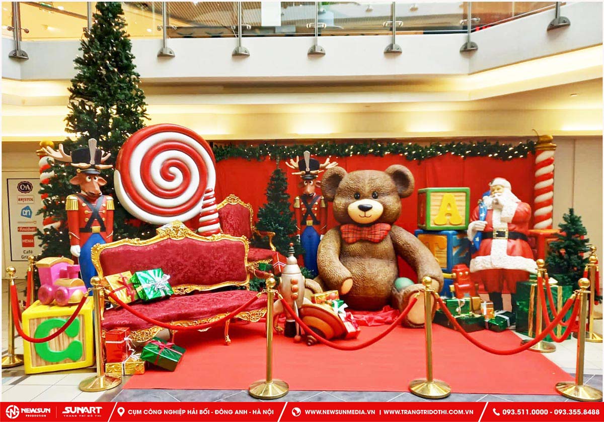 không gian trang trí Noel siêu thị tạo ra địa điểm mua sắm hấp dẫn và thú vị cho khách hàng