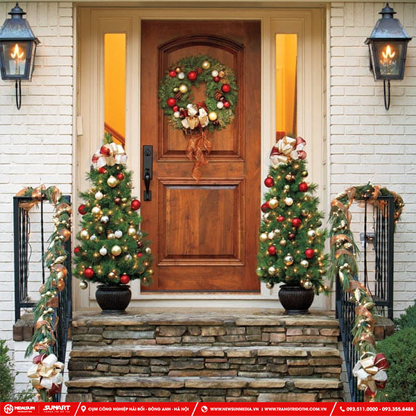 Trang trí Noel trước cửa nhà