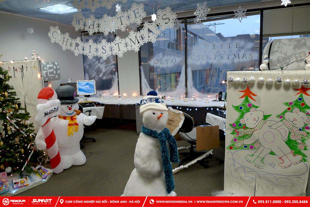 Ý tưởng decor Noel văn phòng với người tuyết