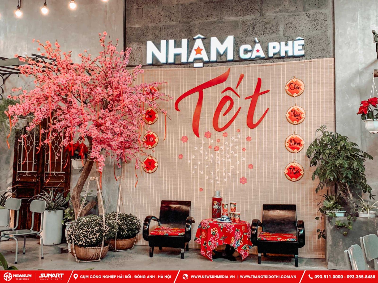 Trang trí tết quán cafe giúp quán tăng được lượng khách trong dịp lễ